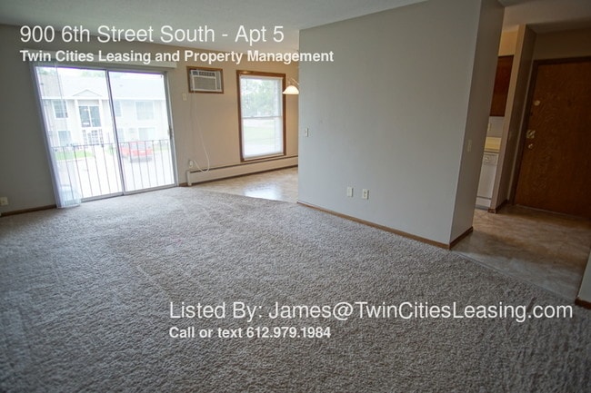 Building Photo - 900 6th St S
