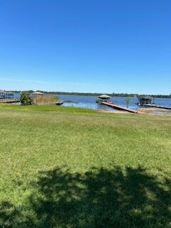 Building Photo - LAKE ROCHELLE WATERFRONT 3 BED- 2 BATH