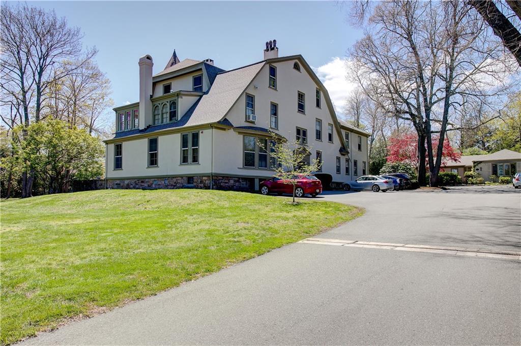 397 Gibbs Ave, Newport, RI 02840 Condo for Rent in Newport, RI