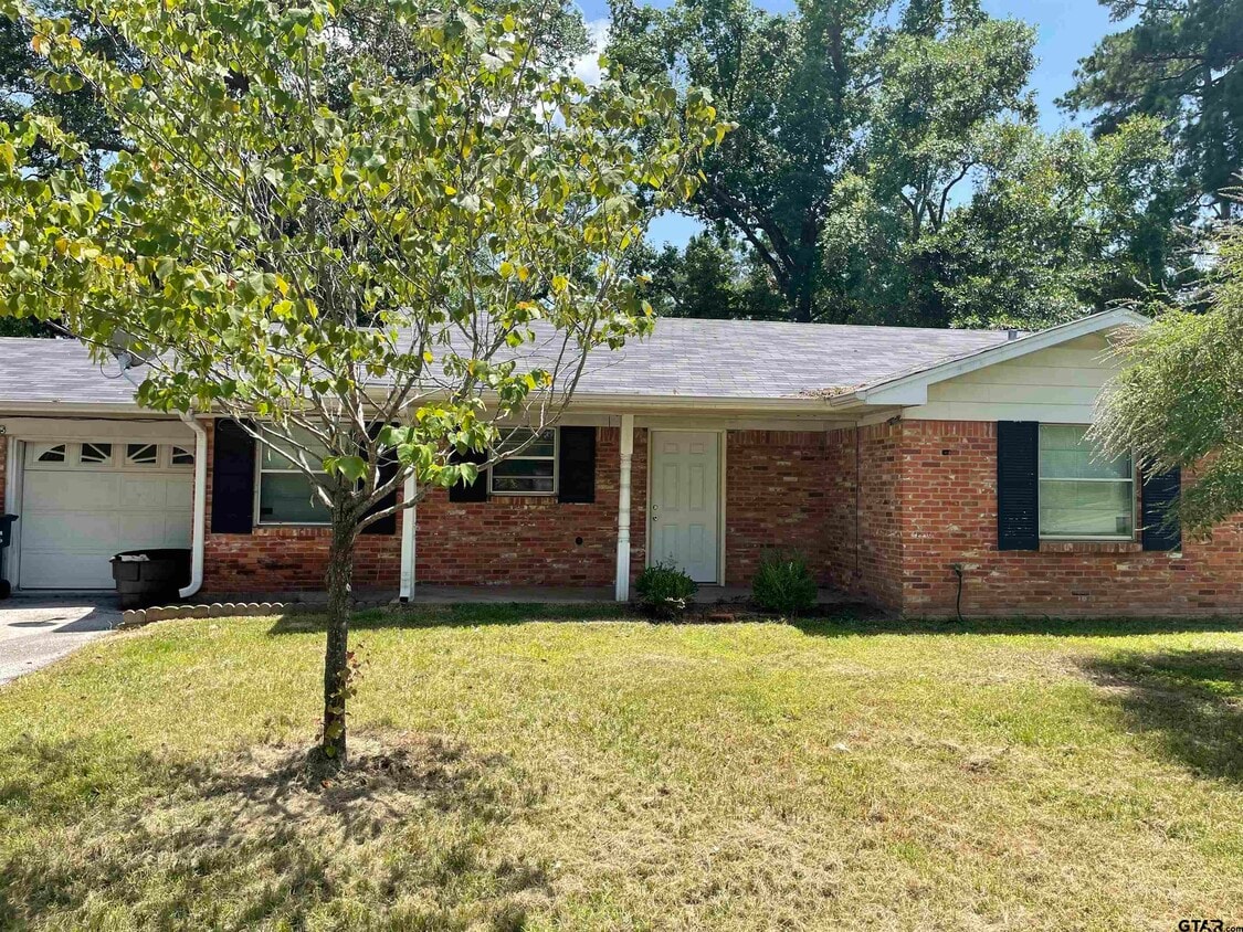 2925 Lisa Ln, Tyler, TX 75701 House Rental in Tyler, TX