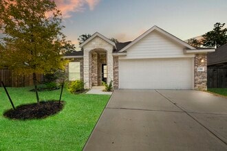 Building Photo - 1351 Antigua Dr