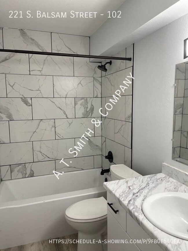 Photo - 221 S Balsam St Apartment