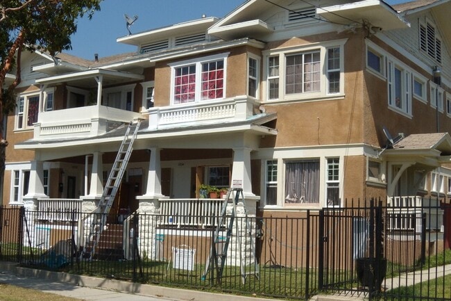 Building Photo - 1934 Henderson Ave