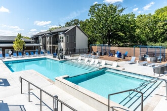 Building Photo - Meridian Park