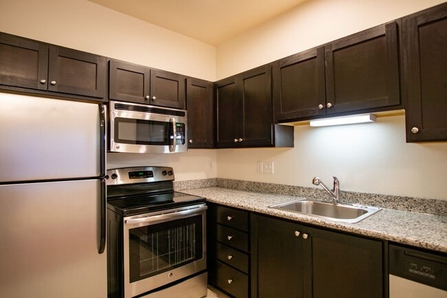 Building Photo - Contemporary Studio in the Heart of the East Side!