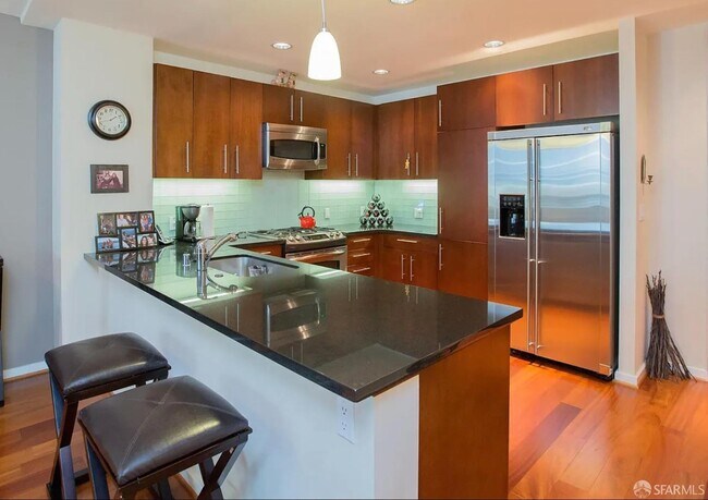Foto del edificio - 325 Berry St