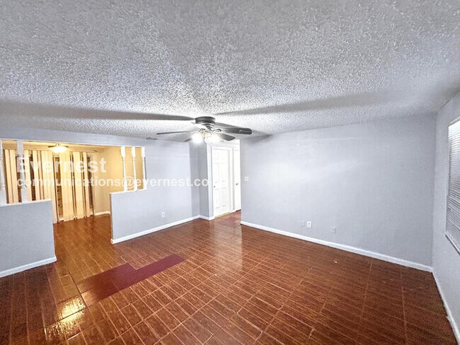 Foto del edificio - 13000 120th St N