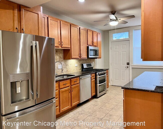 Foto del edificio - 4 br, 2 bath House - 842 W. Agatite Ave #2E