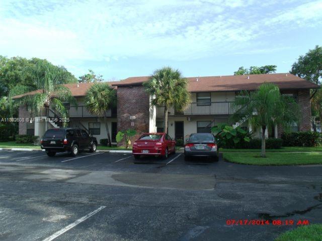 Primary Photo - 6010 Shaker Wood Cir
