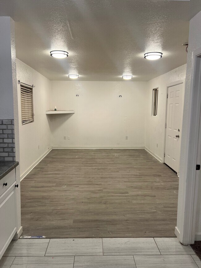 Living room - 15573 4th St