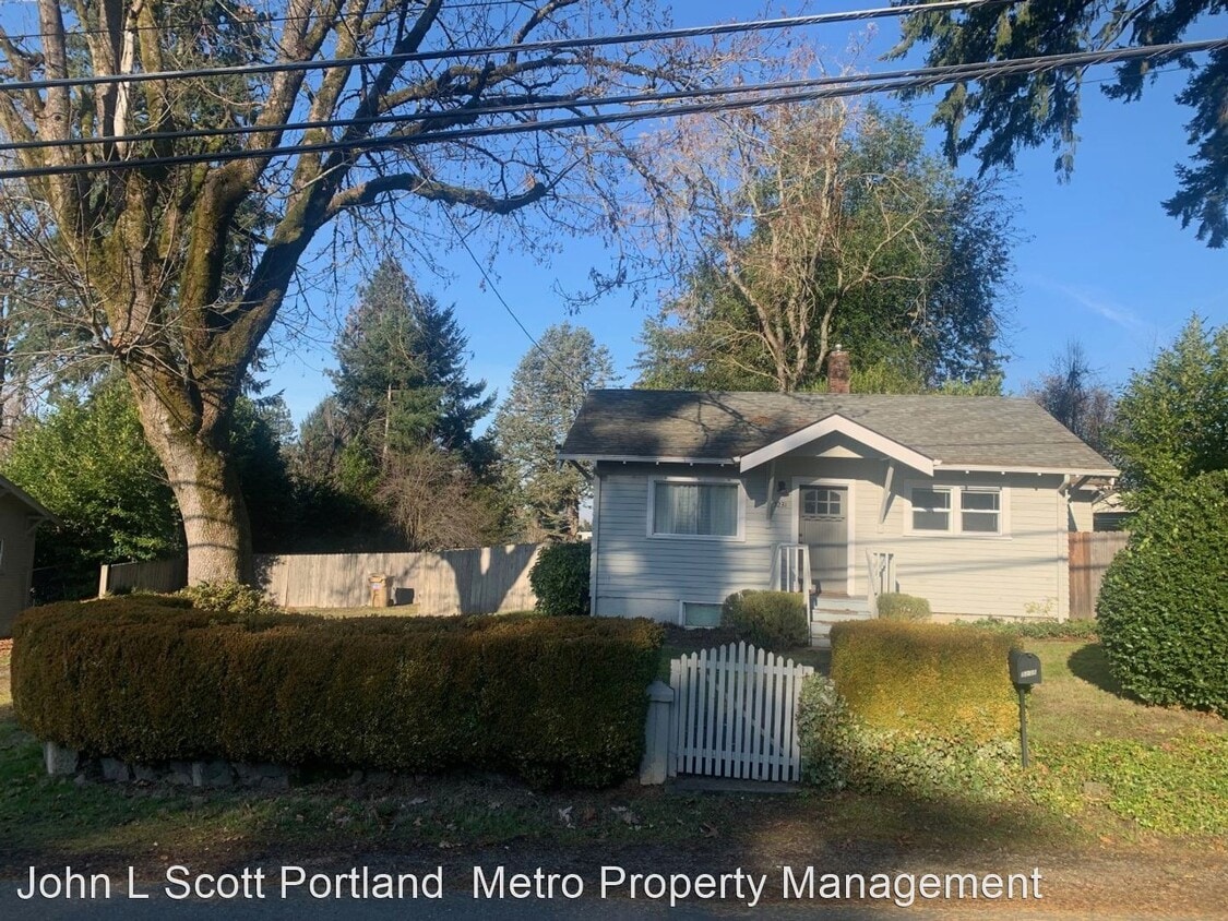 Primary Photo - 3 br, 2 bath House - 5231 SE Hull Avenue