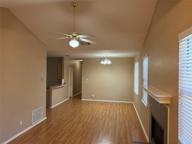 Foto del edificio - 1215 Gingerlily Cove