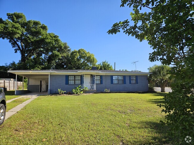 Building Photo - 2900 W La Rua St