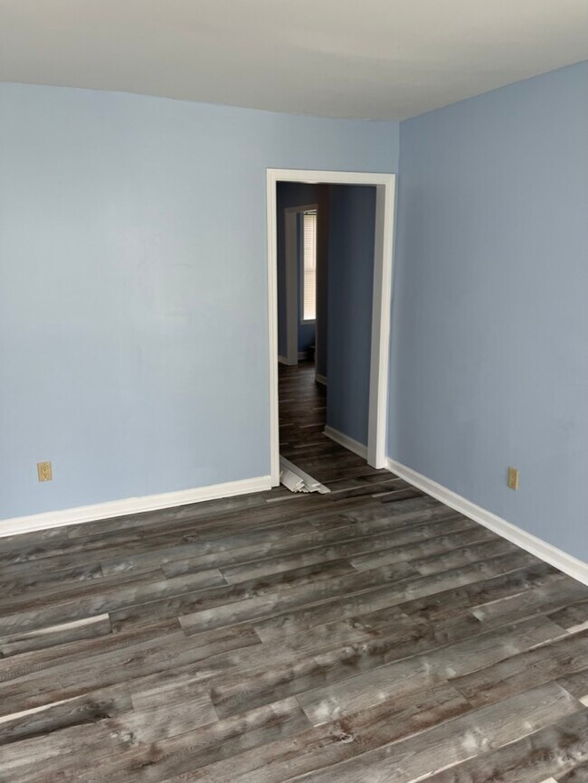 frontroom - 1377 Wabash Ave