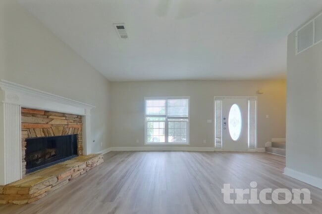 Building Photo - 250 Indian Lake Trail