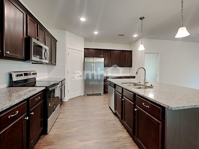 Foto del edificio - 1094 Tan Tara Trl