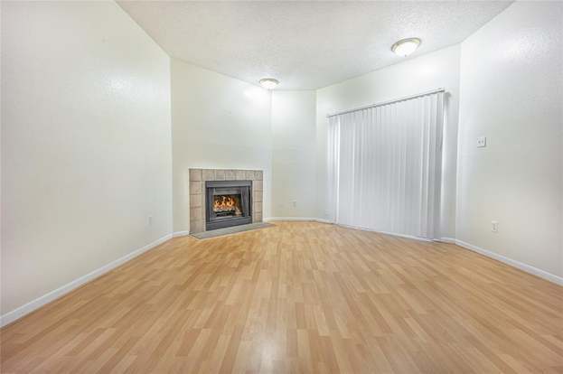 Foto del edificio - 10855 Meadowglen Ln