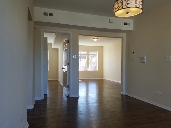 Foto del edificio - 1501 N Kolin Ave