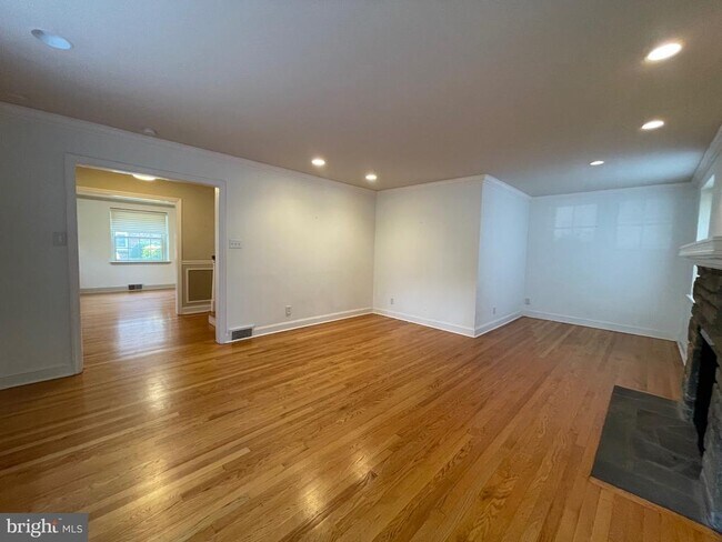 Foto del edificio - 510 Monroe Rd