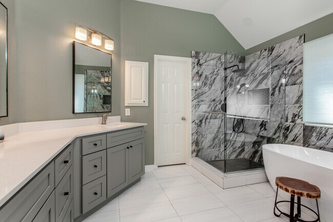Building Photo - 8248 Mura Dr