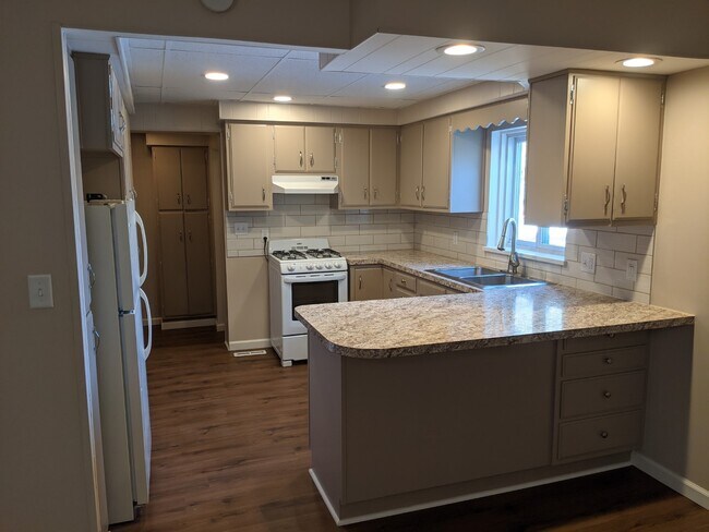 Foto del edificio - 510 Reinhardt Dr