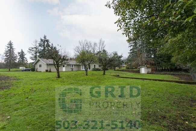 Building Photo - 23601 SE Blue Ridge Dr