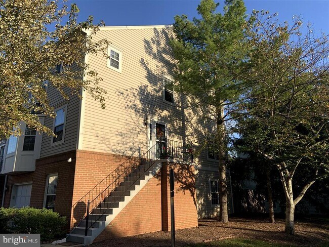 Building Photo - 20186 Hardwood Terrace