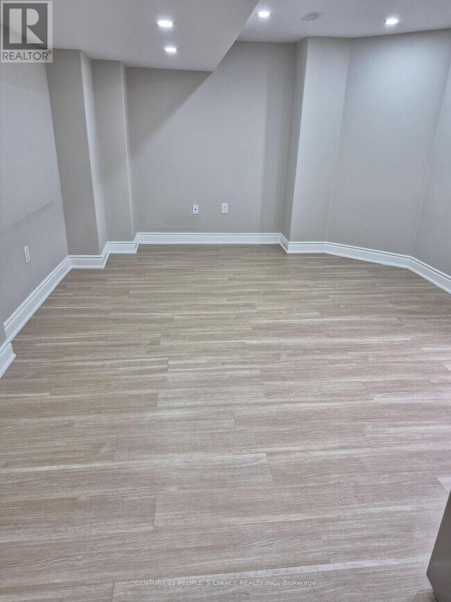 Building Photo - 162 Valleyway Dr