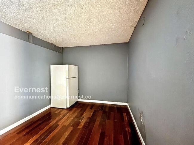 Building Photo - 8421 S Orange Blossom Trl