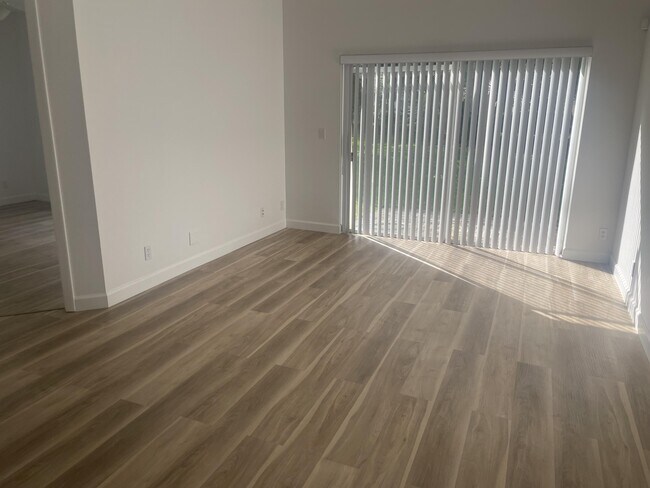 Building Photo - 9888 Kamena Cir
