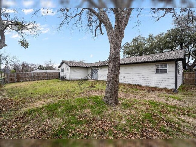 Foto del edificio - 5413 Odessa Ave