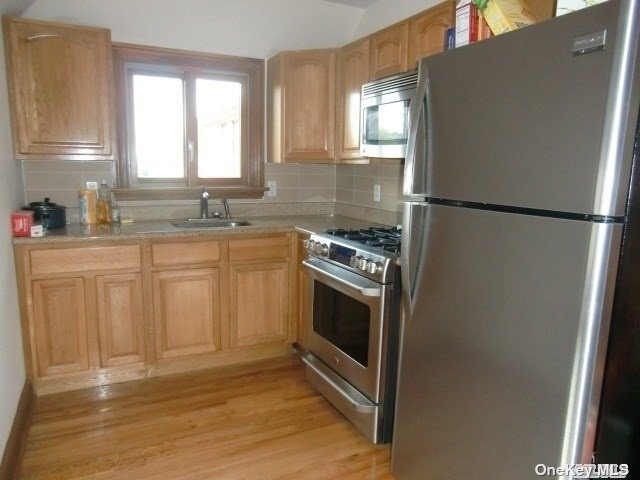 Foto del edificio - 189-11-189-48 48th Ave