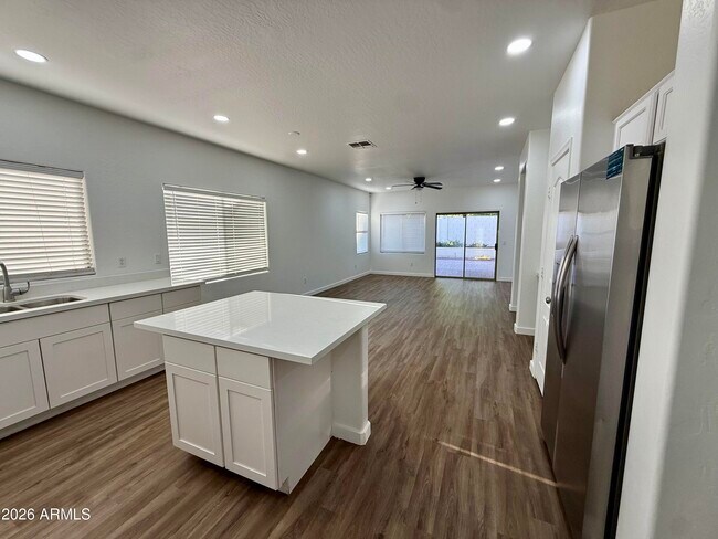 Foto del edificio - 15238 W Custer Ln