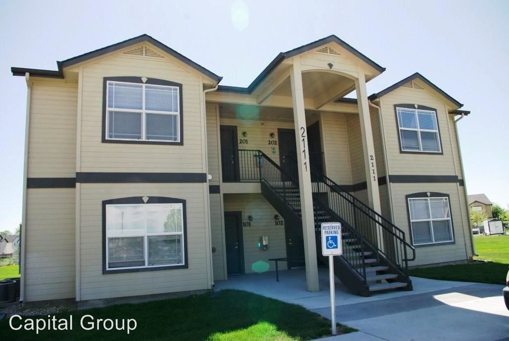 Primary Photo - 2111 E White Oak Ct
