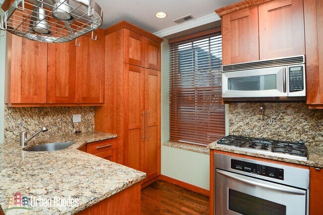 Foto del edificio - 3614 N Bosworth Ave