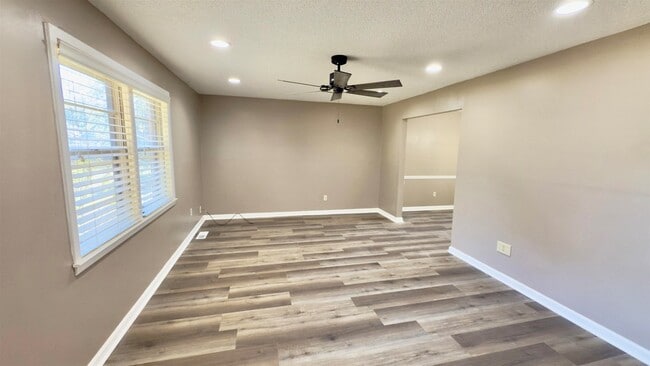 Building Photo - 2563 Hacks Cross Rd