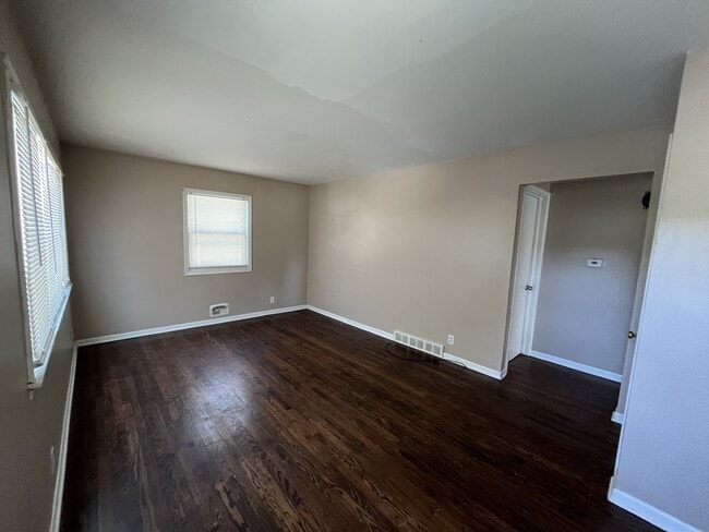 Building Photo - 5363 N 47th Ave