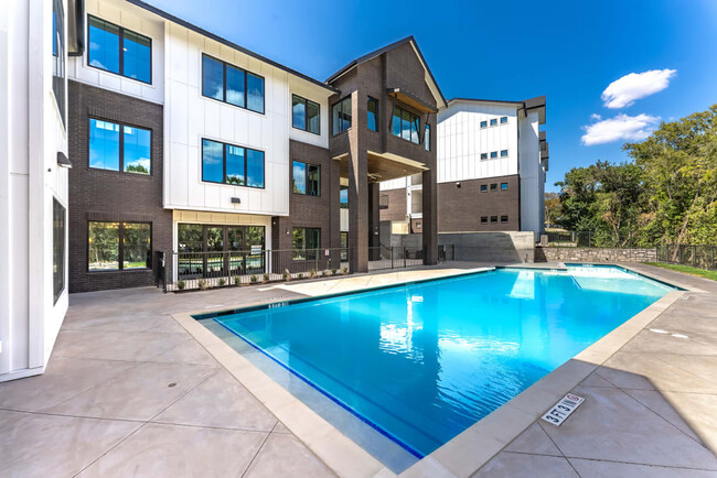 Foto del edificio - Live the Austin Vibe: Trendy 2BR in the He...