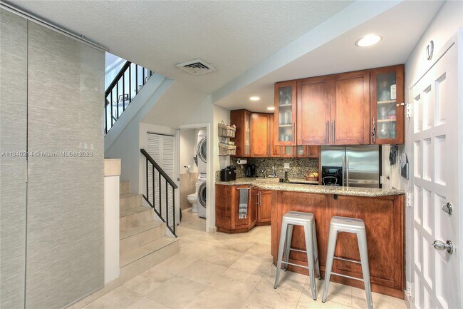 Building Photo - 2666 Tigertail Ave