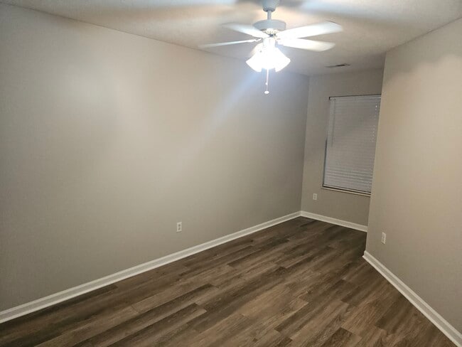 Building Photo - 5240 Avery Woods Ln