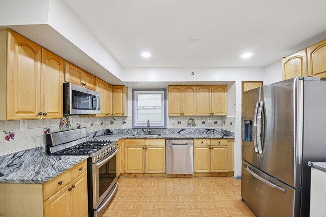 Foto del edificio - 13 CARLTON Ave