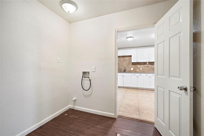 Foto del edificio - 5951 Belmark St