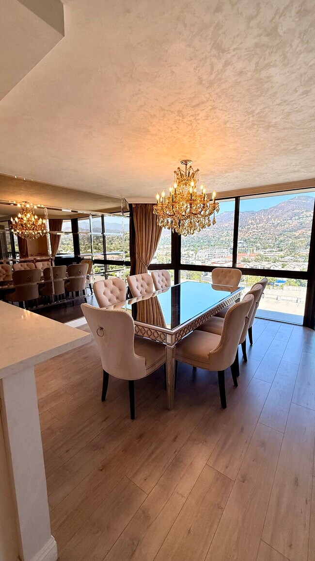 Foto del edificio - 222 Monterey Rd