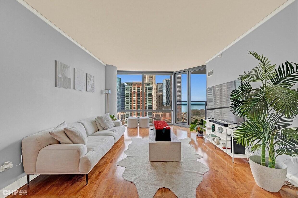 Primary Photo - 450 E Waterside Dr