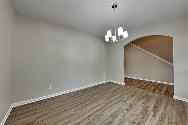 Foto del edificio - 345 Westridge Cir