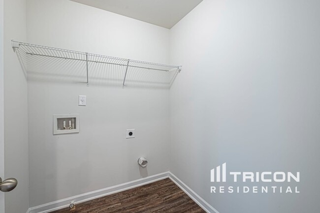 Building Photo - 3980 Bella View Ln