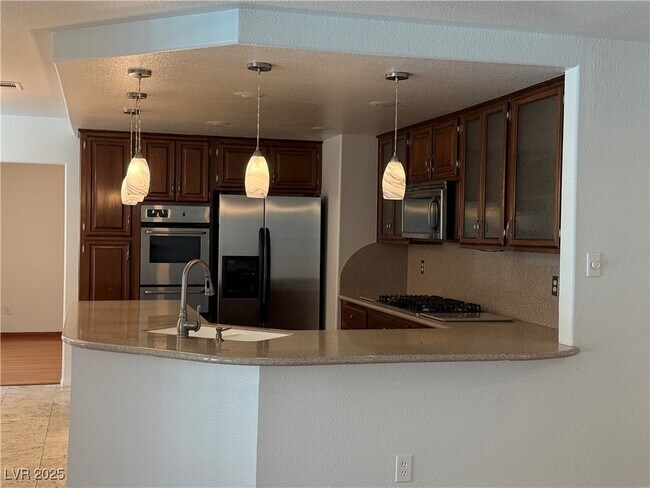 Foto del edificio - 8224 Tivoli Cove Dr