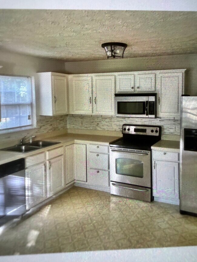 Foto del edificio - 2212 Springhill Ave