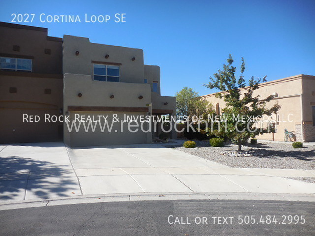 Foto principal - 2BR+Loft/2.5BTH Townhome in Gated Cabezon ...