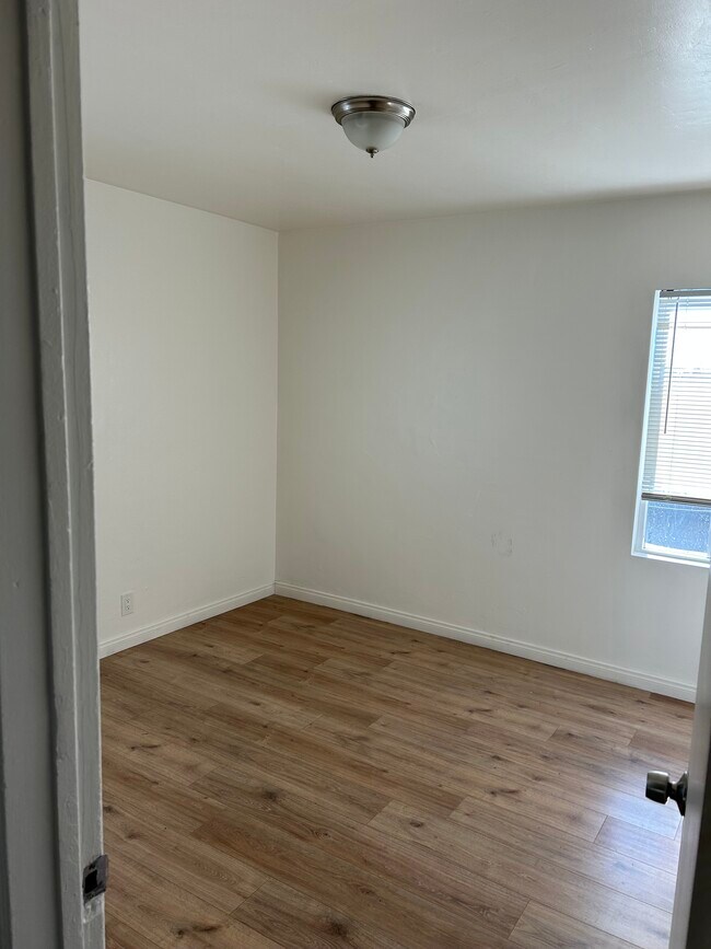 BEDROOM - 422 W Laurel St